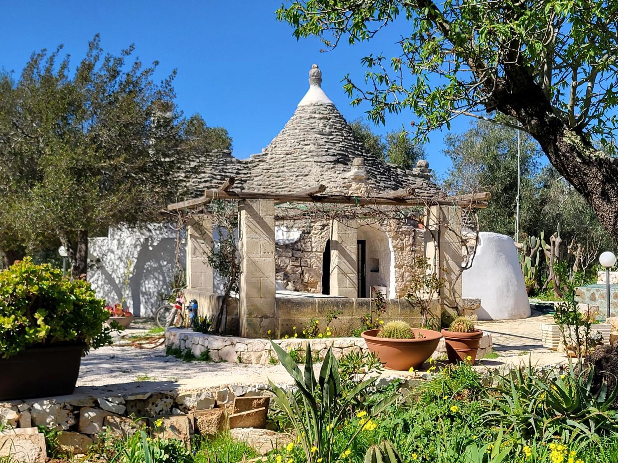 Trullo Incantevole Ostuni Luaran gambar